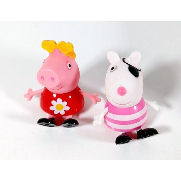 Peppa Pig Camper van & 2 Figures Toy Play Set - Picture 6 of 6